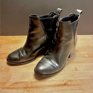 TOMS size 7 Black Leather Ankle Booties